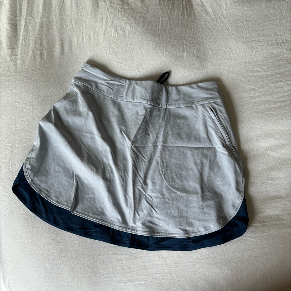 Two toned Outdoor Voices skort